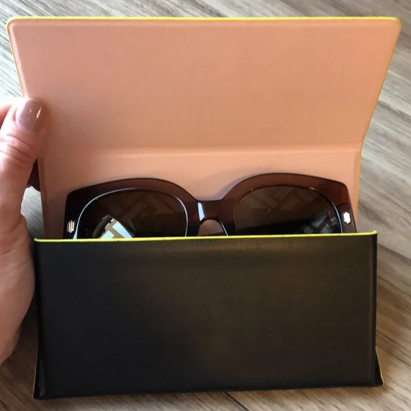 NEW Fendi sunglasses - Picture 11 of 12